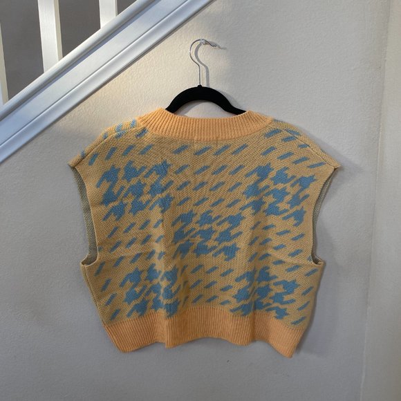 Oversized Hounds Sweater Vest - Picture 7 of 8